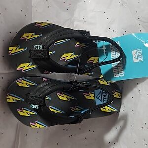 REEF LIGHTNING SANDALS: NEW WITH TAGS: SIZE 3/4